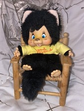 MONCHHICHI Freund Kätzchen NYAMY Monchichi Katze + Möbelstück Rarität Nyami w210