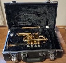 Picolotrompete Hoch B/A Yamaha YTR 6810 Goldmessing Lack