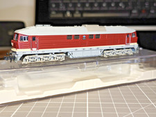 Arnold 2297 , Ludmilla Diesellok 130 050-8 , DR Ep IV  