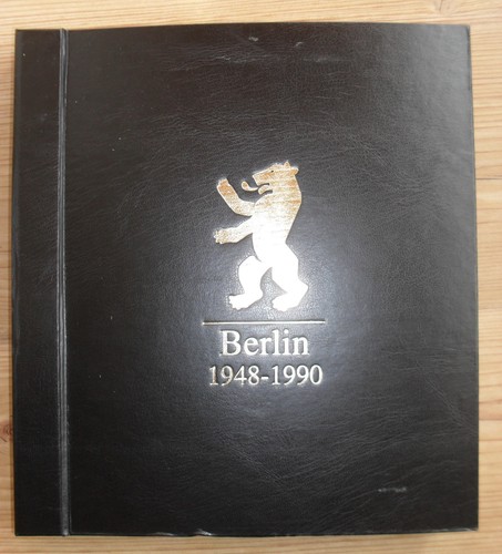 Briefmarkenalbum schwarz