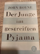 Der Junge im gestreiften
