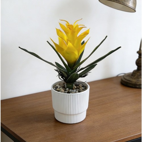 Künstliche lebensechte ananas - künstliche,