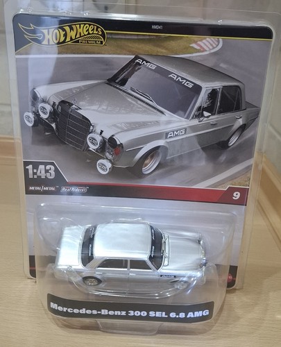Hot wheels premium - 1:43,