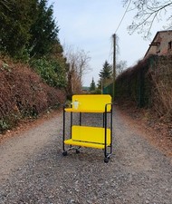 Mid Century Servierwagen aus gelbem Kunststoff, schwarzem Metall, Teewagen