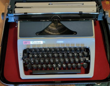 daro Erika - Schreibmaschine