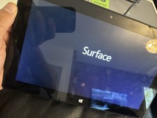 Surface RT 1516,Läuft nur mit Netzteil,keine Akku drin,ohne Netzteil für Bastler