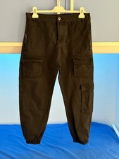 Schwarze Cargohose Bershka 200