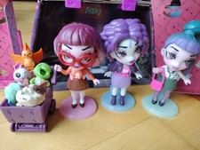 3 Stück Zombaes Forever + 5 Tiere Zombie-Puppen Abandoned Pet Shop Wild Vibes