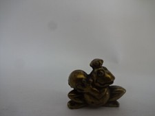 Metallfigur / 1999 Märchen Figur/Froschkönig mit Kristallkugel & Krone / Messing