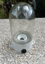 Große alte Deckenlampe