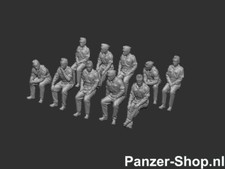 10x NVA Figuren, Sitzende