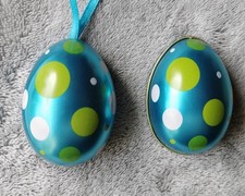 Osterei metallic blau Punkte