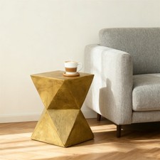 Geometrischer Couchtisch