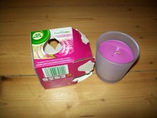 Air Wick Duftkerze im Glas "Pfingstrose & Weißer Jasmin"