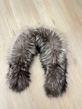 Pelzkragen Mit Knöpfen