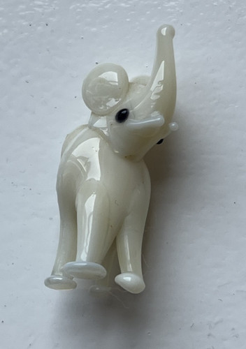 Elefant aus glas - elefant,