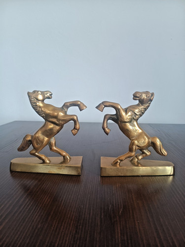 Buchstützen pferde aus - buchstützen,