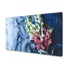 Leinwandbild Tiere Löwenmäuler auf blauem Stoff Größe 40x30 cm bis 120x80 cm