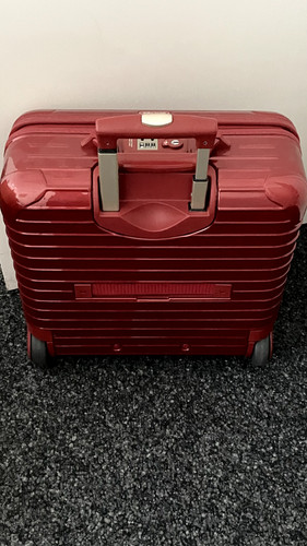 Rimowa salsa business - salsa, trolley