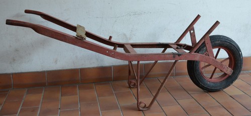 Schubkarrengestell antik