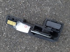 Audi A2 8Z Bj03  Bordwerkzeug  Wagenheber + Halteblock für Anhängerkupplung