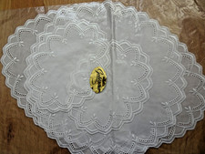 Goldspitze, Spitzentischdecke