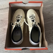 Nike Legend 10 Club TF Größe 44 Multinoppen Fußballschuhe DV43555-700 Neu