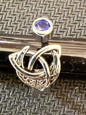 Schöner Sterlingsilberring, keltisches Design, Mond mit blauem Zirkon.