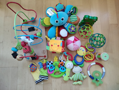 Großes baby spielzeugpaket - großes,