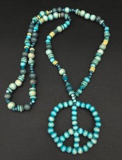 KETTE  AUSGEFALLENE BLAUE MIT ANHÄNGER IN HOLZOPTIK SCHMUCKJAGD