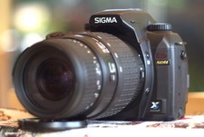 Sigma SD 14 14MP Digitalkamera - Schwarz und Objektiv