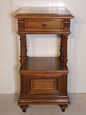 KM 446 Antiker Nachttisch Gründerzeit  Nussbaum  Frankreich um 1900