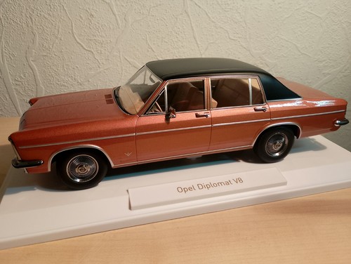 Opel diplomat bj - 1:18,