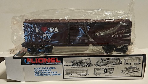 Lionel 19906 box car - lionel,