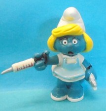 20139 KRANKENSCHWESTER Schlumpfine Nr 3a Kleid weiß Skala rot Schleich HK Berrie