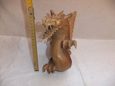 schöner Drache aus Holz , geschnitzt