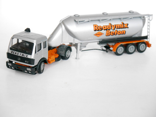 Semi trailer truck silo - semi-trailer,