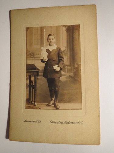 München 1918 stehender - -,