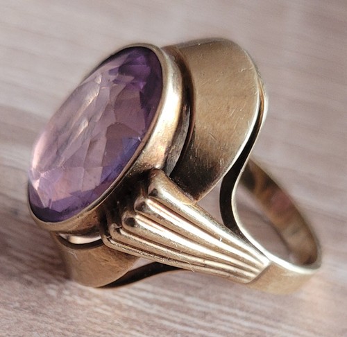 Eleganter goldener ring - goldener,