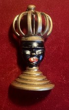 Antike Brosche – Krönchenkopf aus Messing & Emaille, ca. 1900–1950