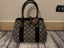 Celine Tasche