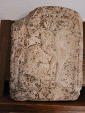 Marmorrelief eines Reiters