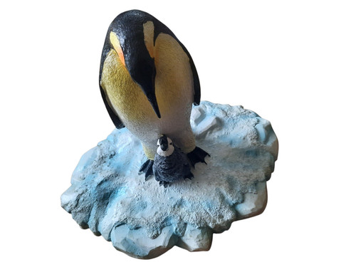 Schwimmtier pinguin mit baby - pinguin,