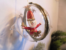 CHRISTBAUMKUGEL MUNDGEBLASEN AUFKLAPPBAR MIT NIKOLAUS ERZGEBIRGE D=7,5 CM