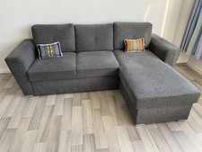 Bequemes graues Sofa
