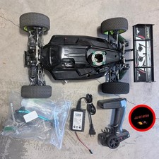 TLR 8ight 1/8 Nitro Buggy Team