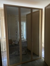 Hochwertige Kleiderschrank