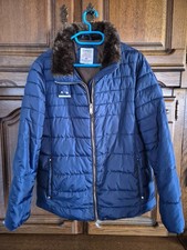 dunkelblaue Damenwinterjacke