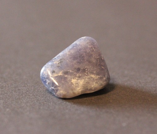 Sugilith mit richterit - sugilith,