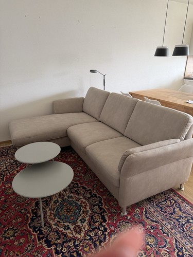 Graue couch mit - mit, recamiere